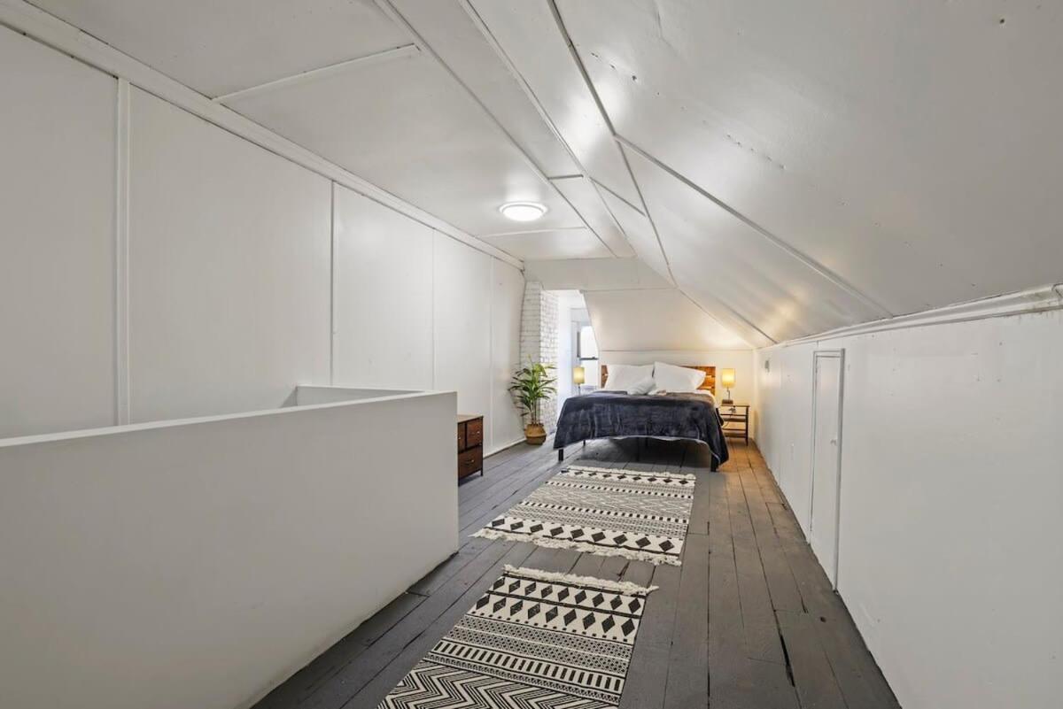 Housepitality - Cityscape - Historic 2br *